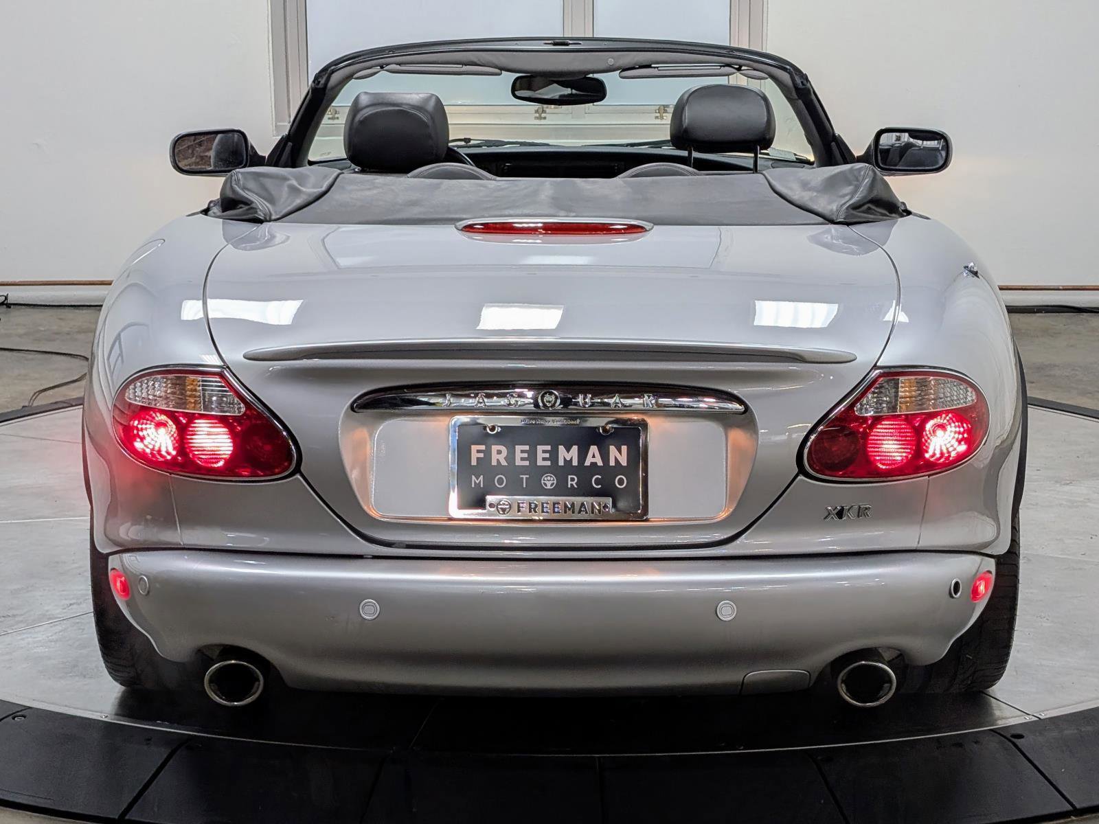 Used 2001 Jaguar XKR Convertible image 8