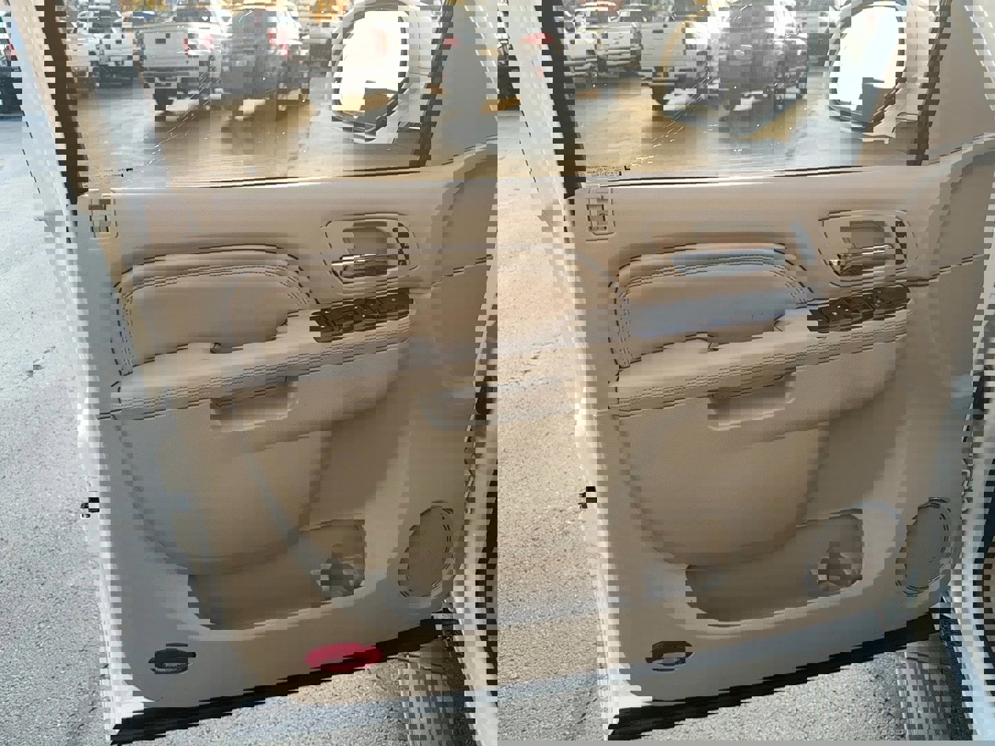 Used 2014 Cadillac Escalade Luxury image 12