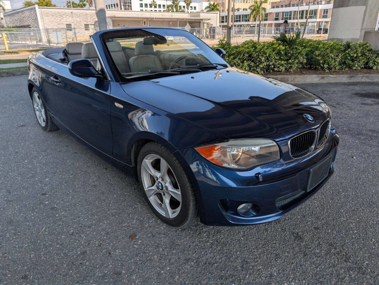 Used 2012 BMW 128i Convertible image 4