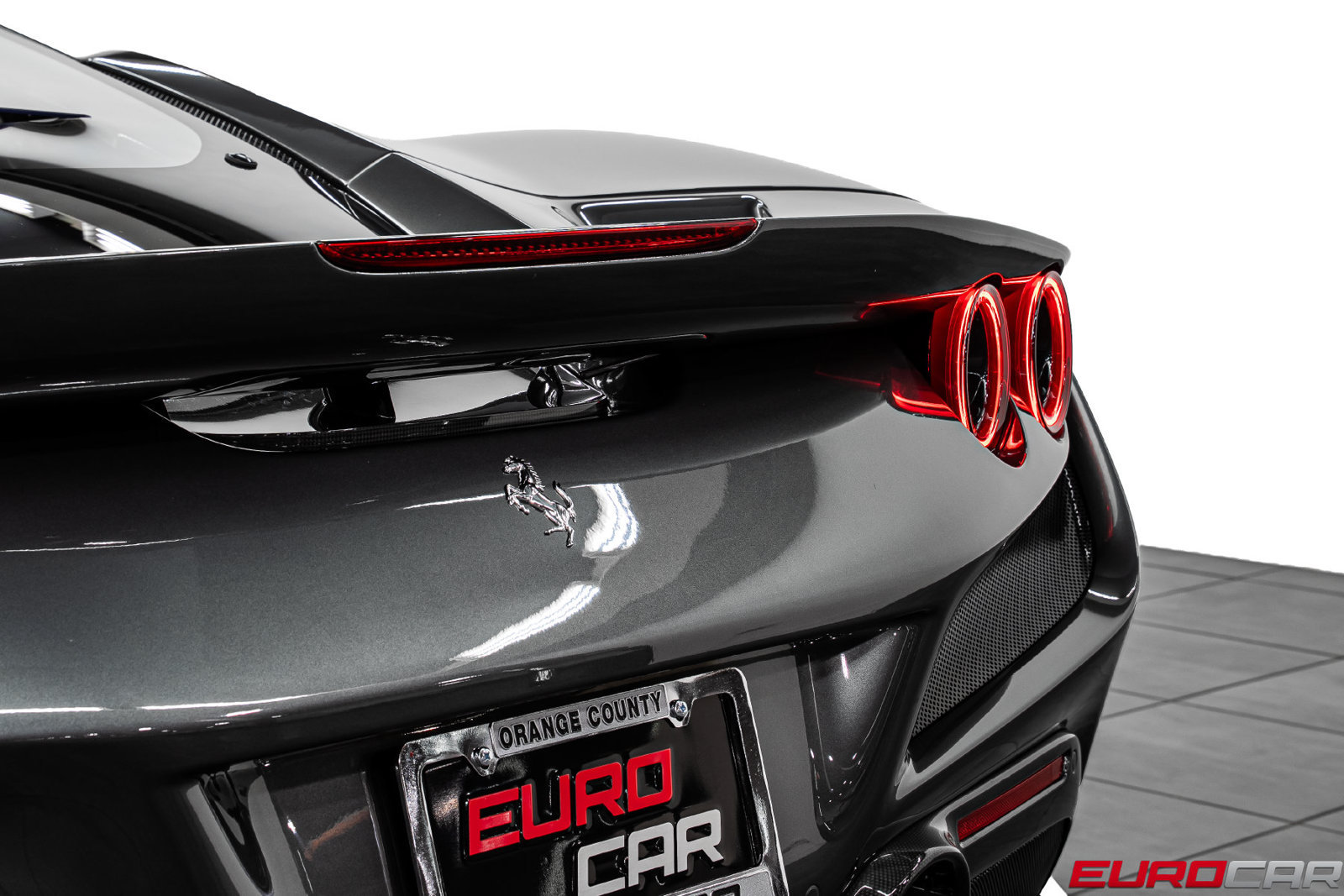 Used 2020 Ferrari F8 Tributo RWD image 30