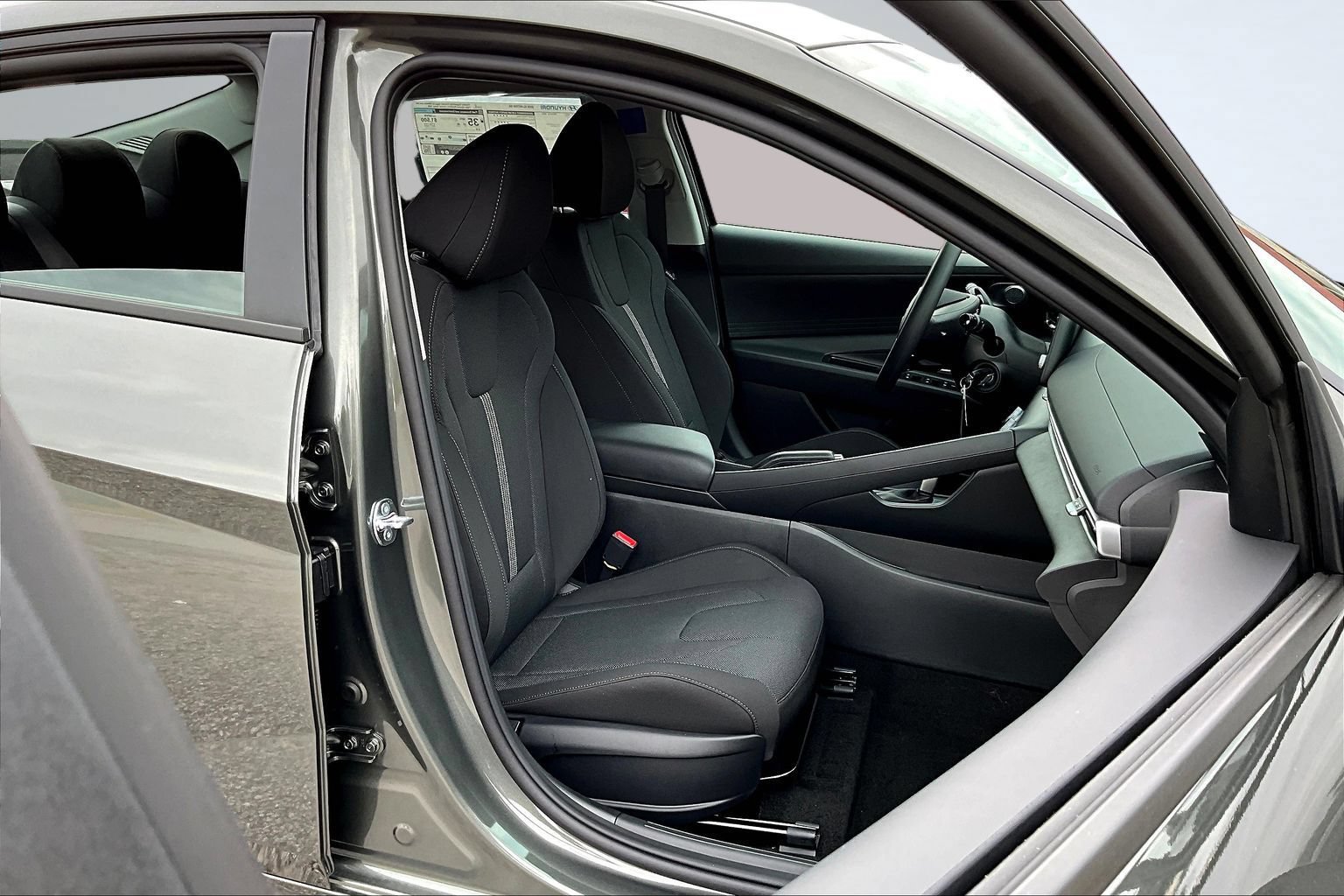 New 2026 Hyundai Elantra SE FWD image 9