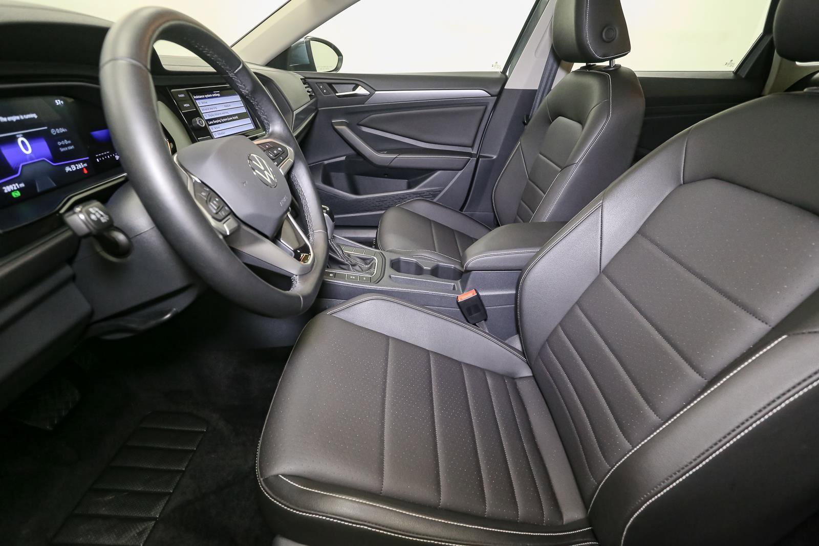 Certified 2024 Volkswagen Jetta SE image 44