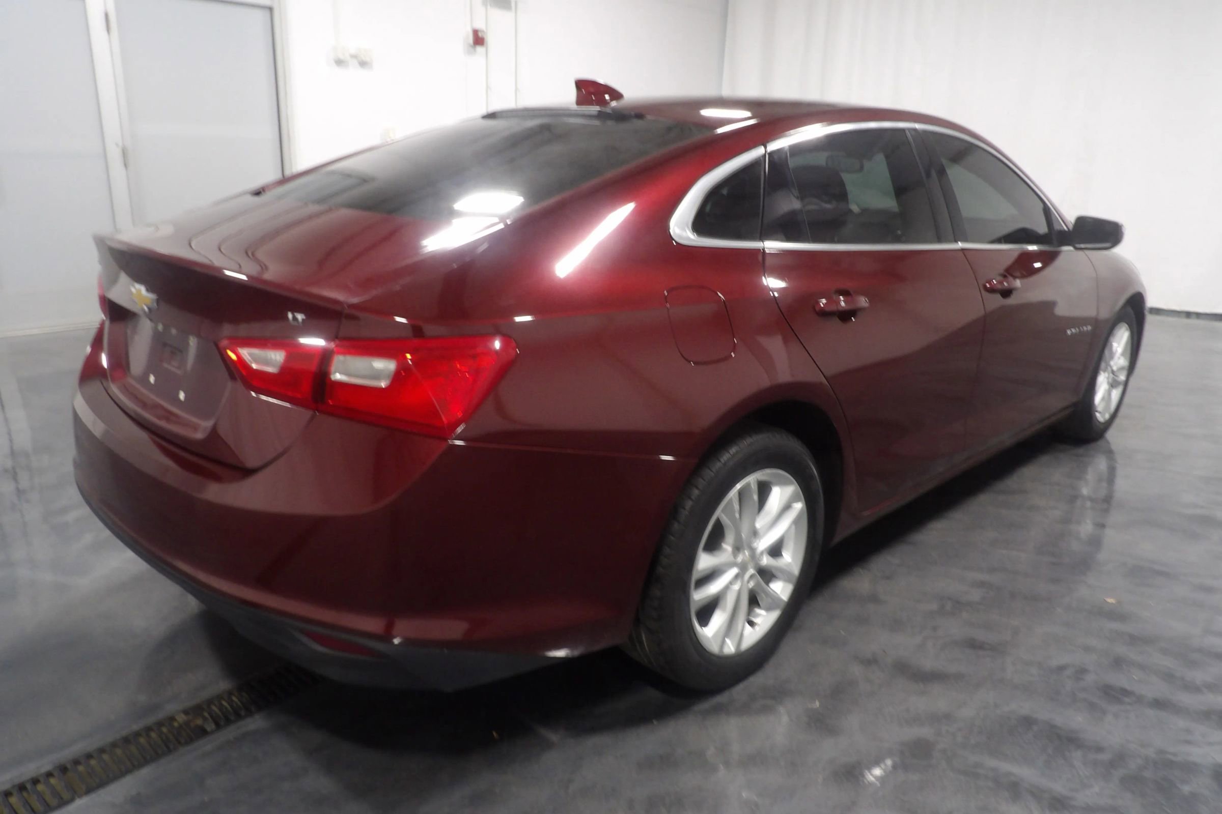 Used 2016 Chevrolet Malibu LT image 4