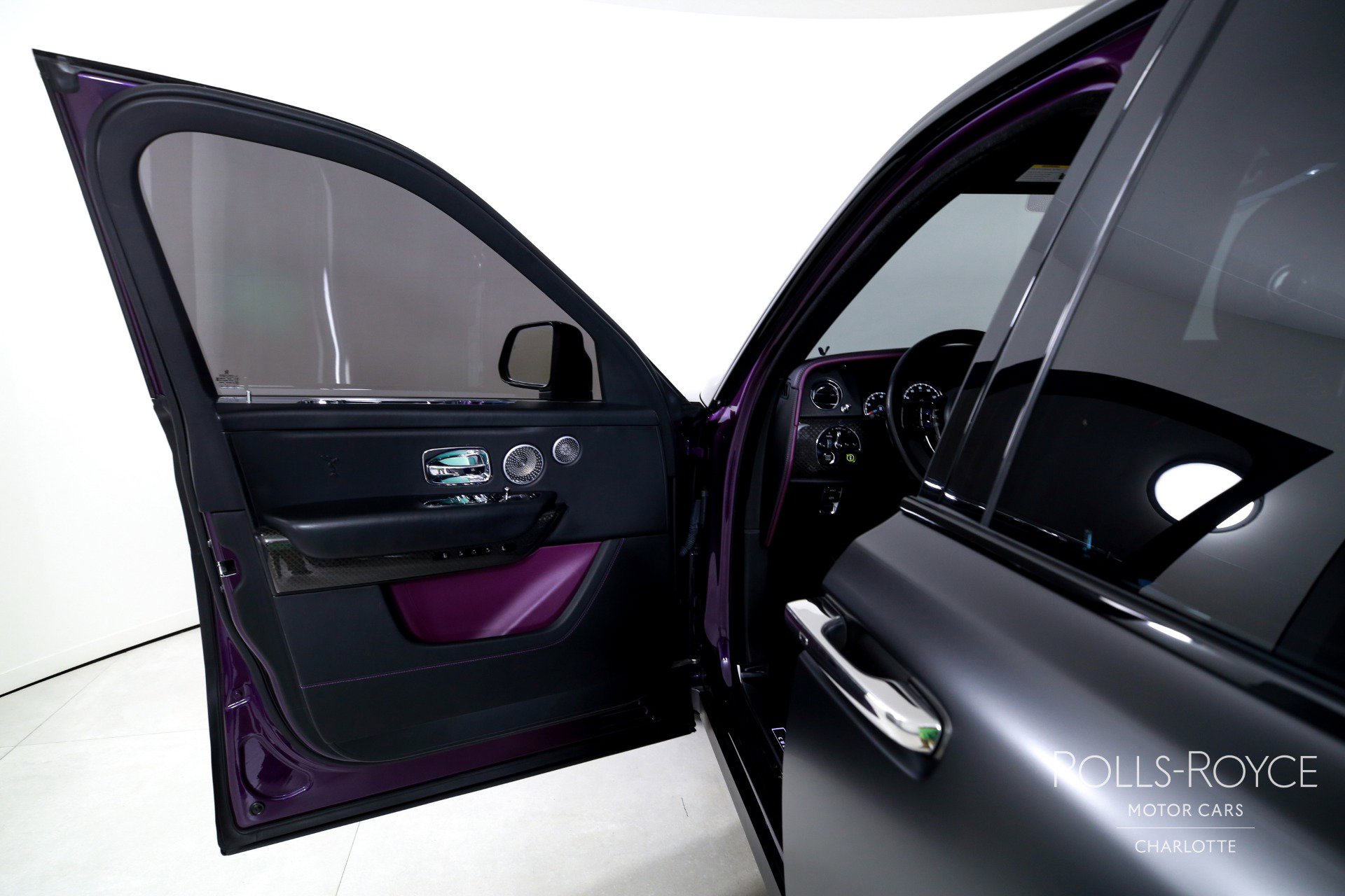 Used 2020 Rolls-Royce Cullinan Black Badge image 11