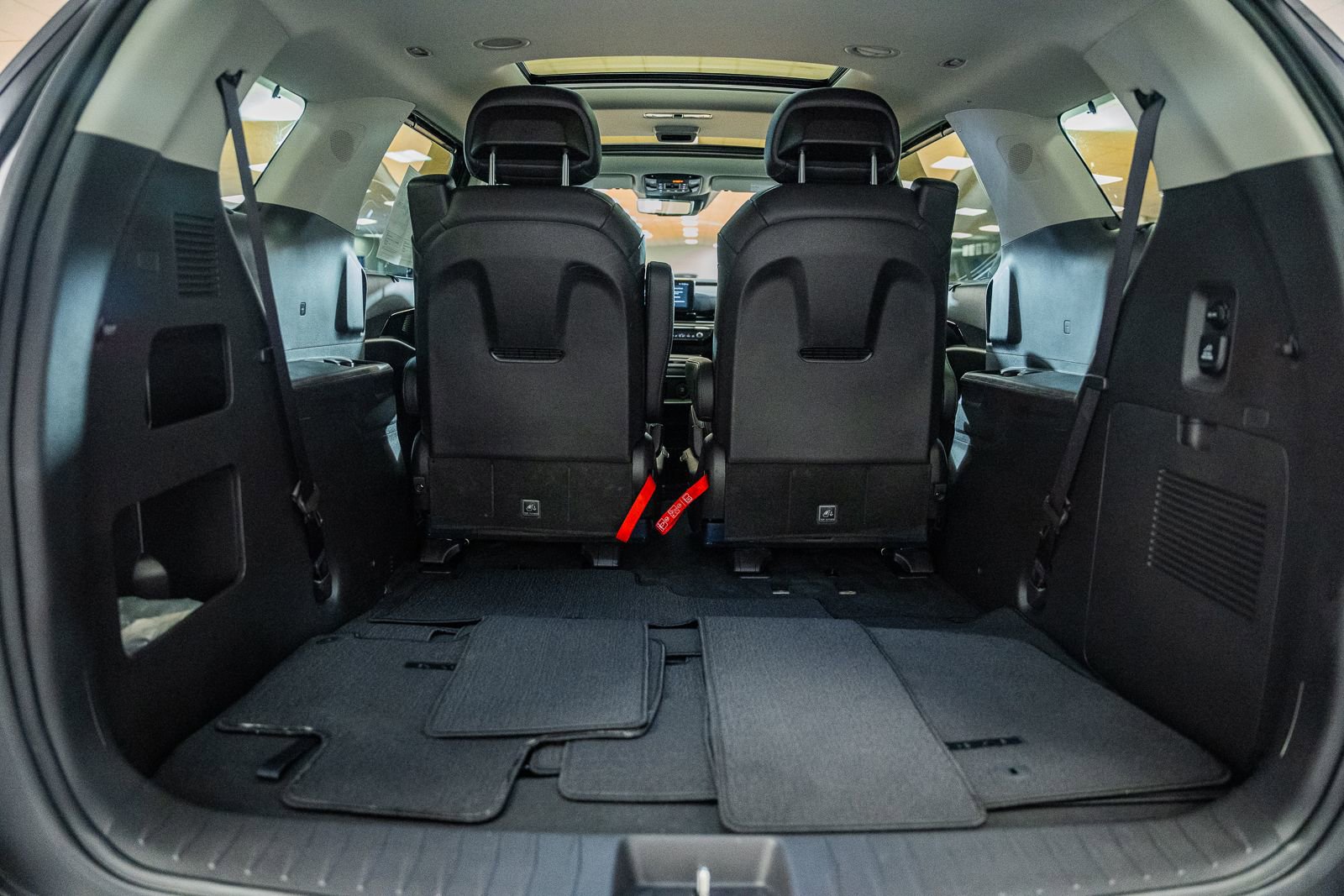 Used 2025 Kia Carnival SX Prestige image 10