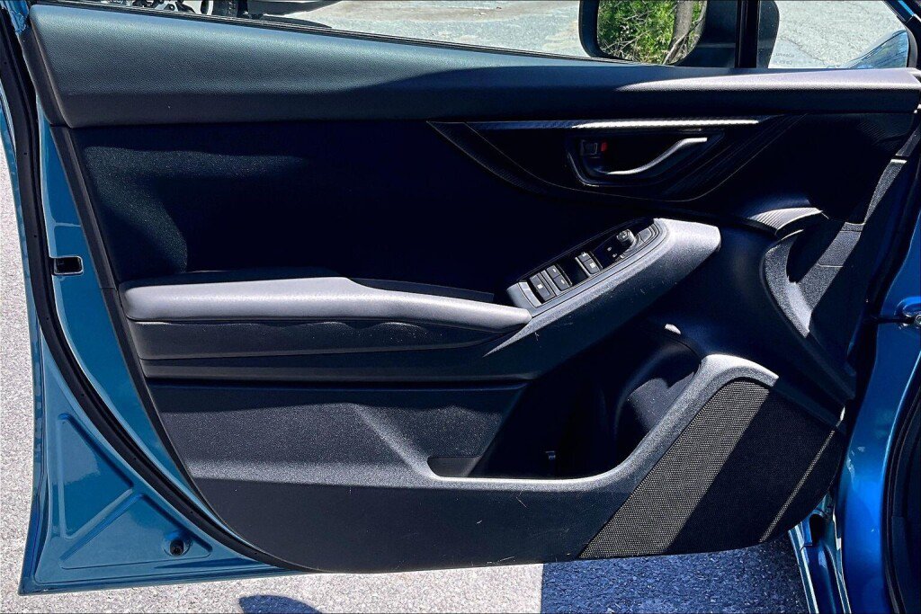 Used 2017 Subaru Impreza 2.0i AWD/4WD image 12