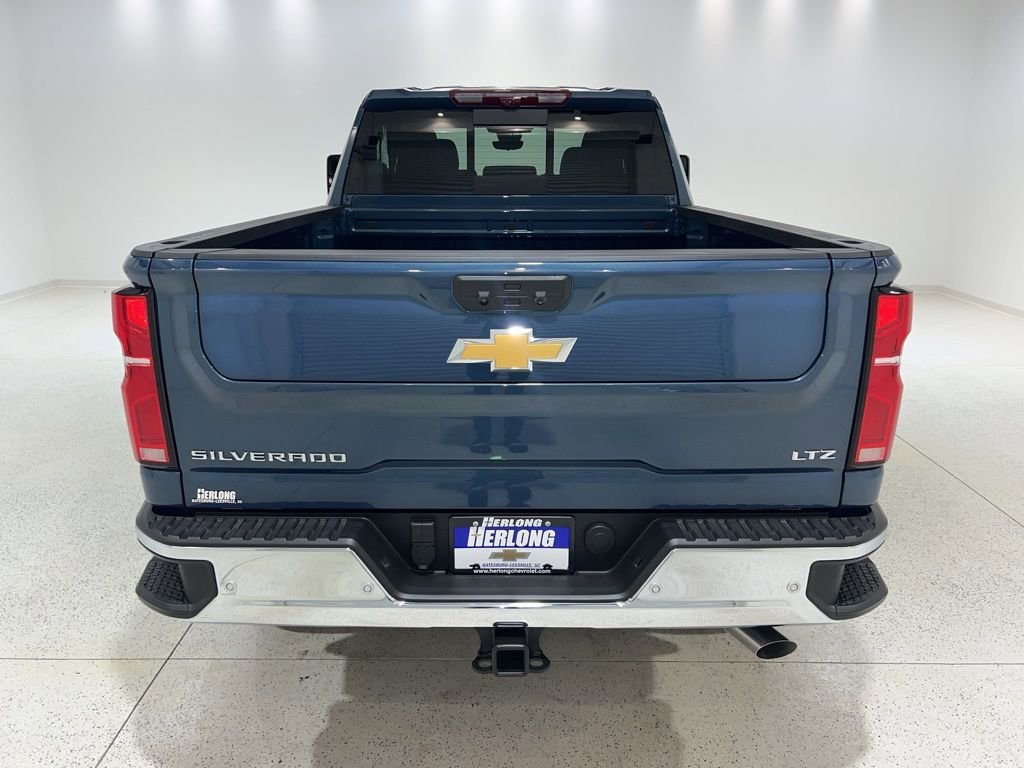Used 2025 Chevrolet Silverado 2500 LTZ w/ LTZ Premium Package image 4