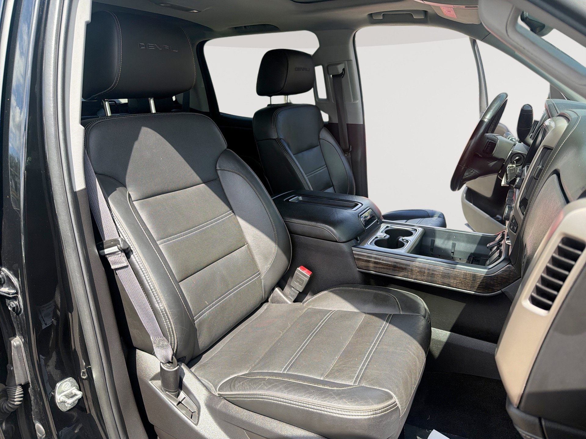 Used 2015 GMC Sierra 1500 Denali AWD/4WD image 28