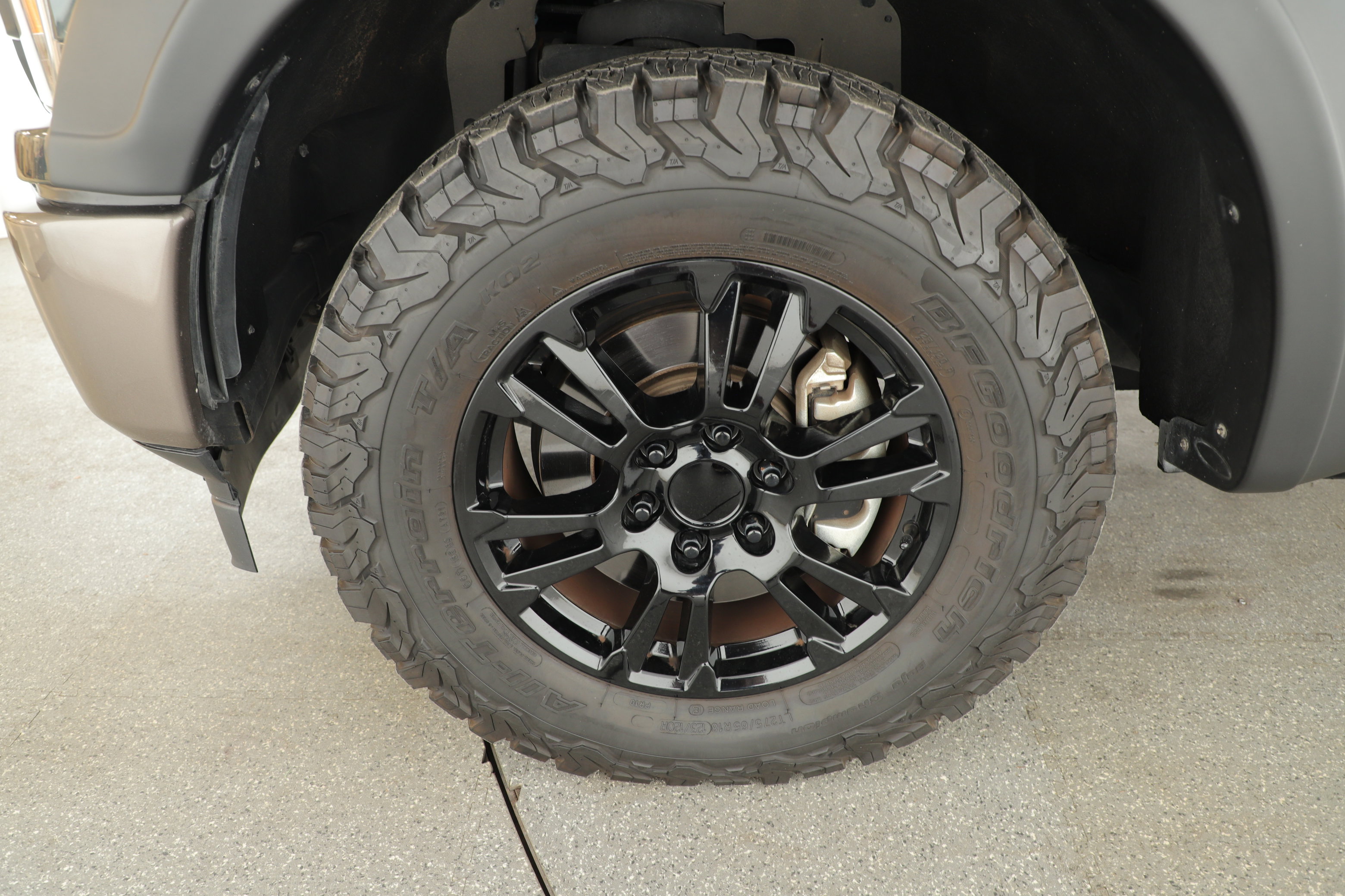 Used 2018 Ford F150 Lariat w/ Equipment Group 501A Mid image 8