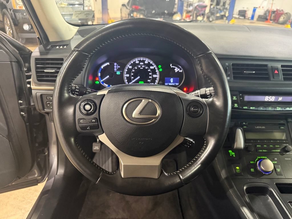 Used 2015 Lexus CT 200h FWD image 25