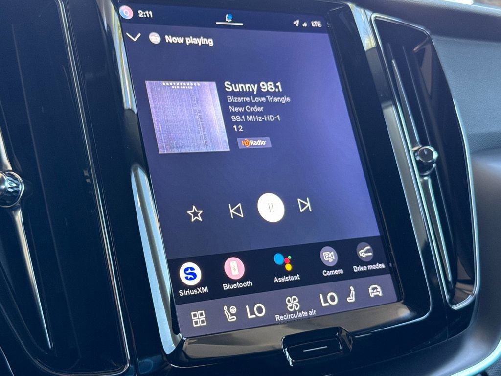 Certified 2025 Volvo XC60 B5 Core AWD/4WD image 17