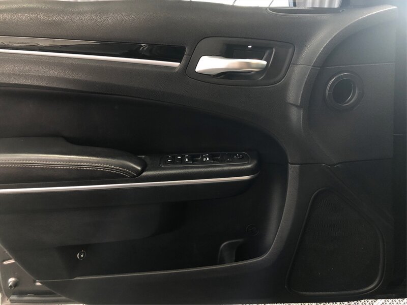 Used 2018 Chrysler 300 S RWD image 13