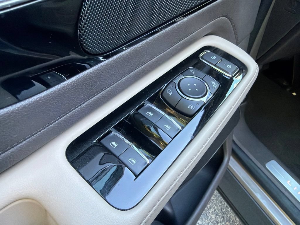 Used 2021 Lincoln Aviator Reserve w/ Equipment Group 201A AWD/4WD image 12