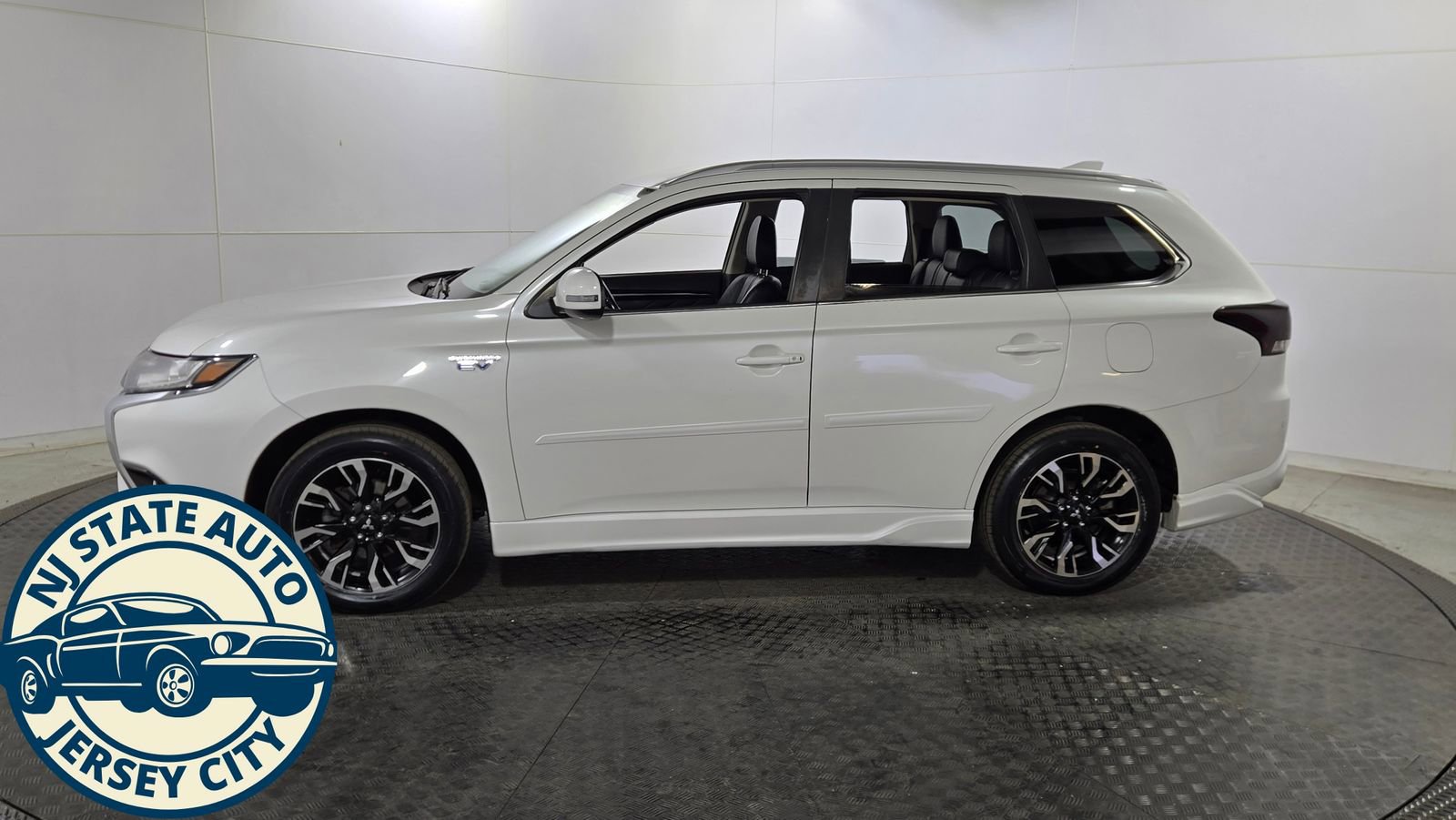 Used 2018 Mitsubishi Outlander SEL image 4