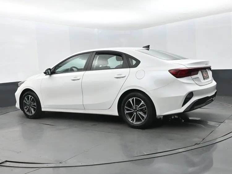 Used 2024 Kia Forte LXS FWD image 9