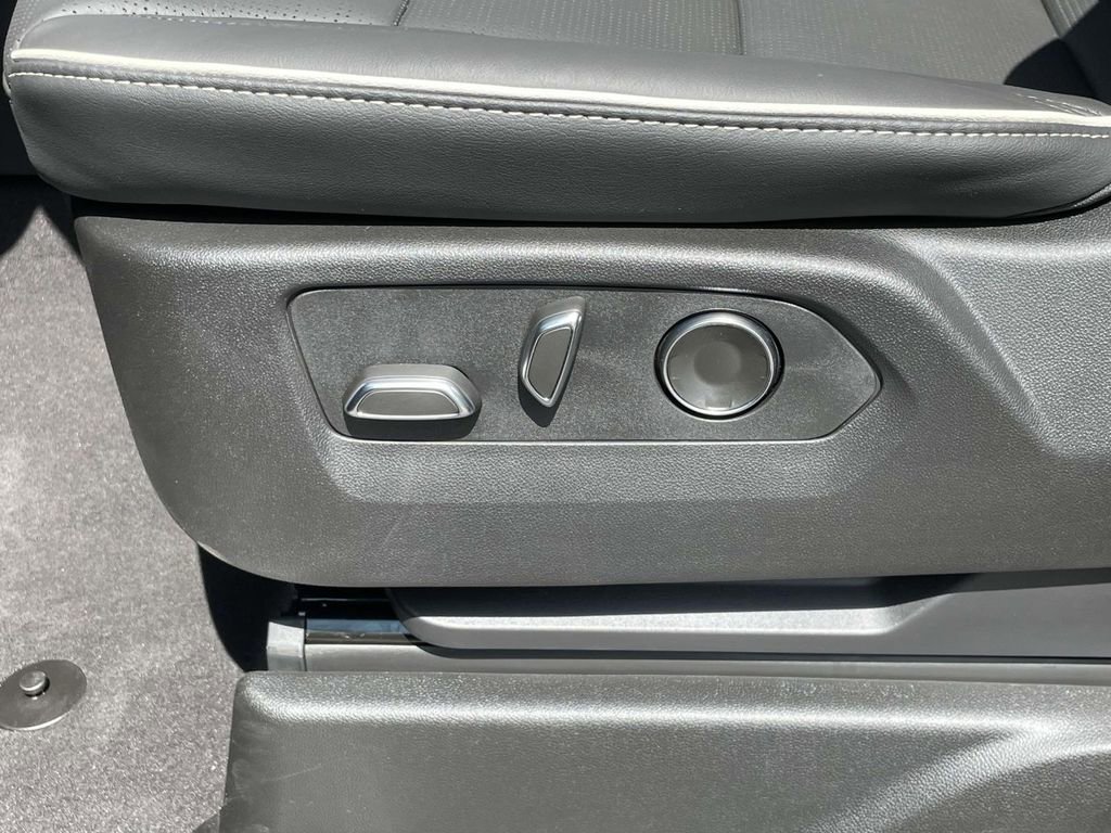 New 2025 Cadillac Escalade ESV Premium Luxury image 22