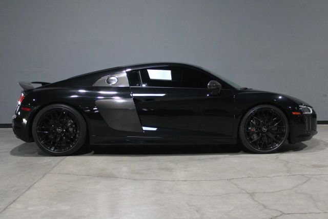 Used 2018 Audi R8 V10 plus image 5