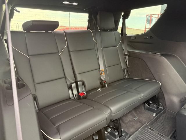 Used 2023 Cadillac Escalade Premium Luxury w/ LPO, Floor Liner Package AWD/4WD image 19