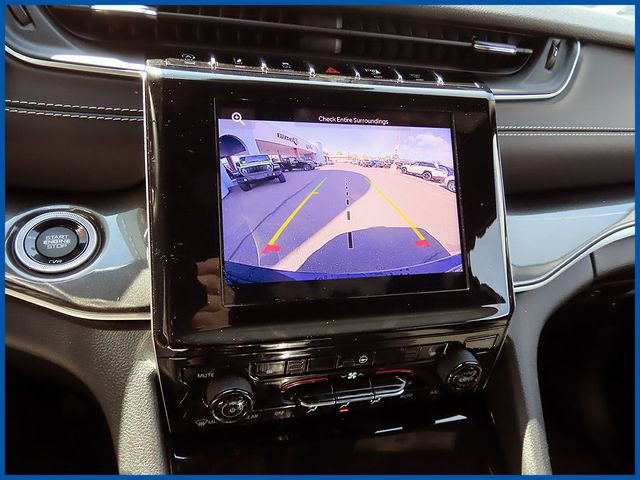 Used 2023 Jeep Grand Cherokee Altitude AWD/4WD image 19
