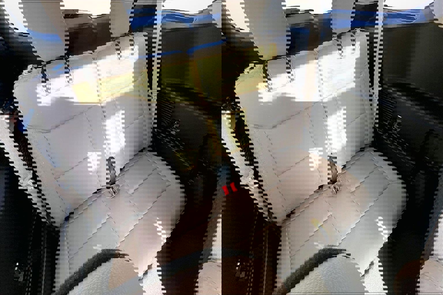 Used 2021 Ford Explorer Limited image 19