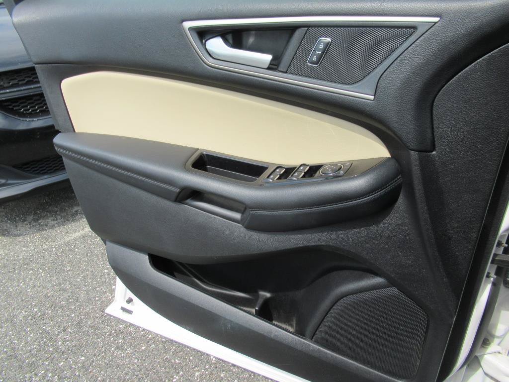 Used 2018 Ford Edge SEL w/ Equipment Group 201A FWD image 19