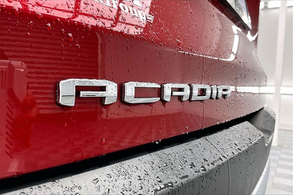 Used 2023 GMC Acadia SLE w/ Driver Convenience Package image 8