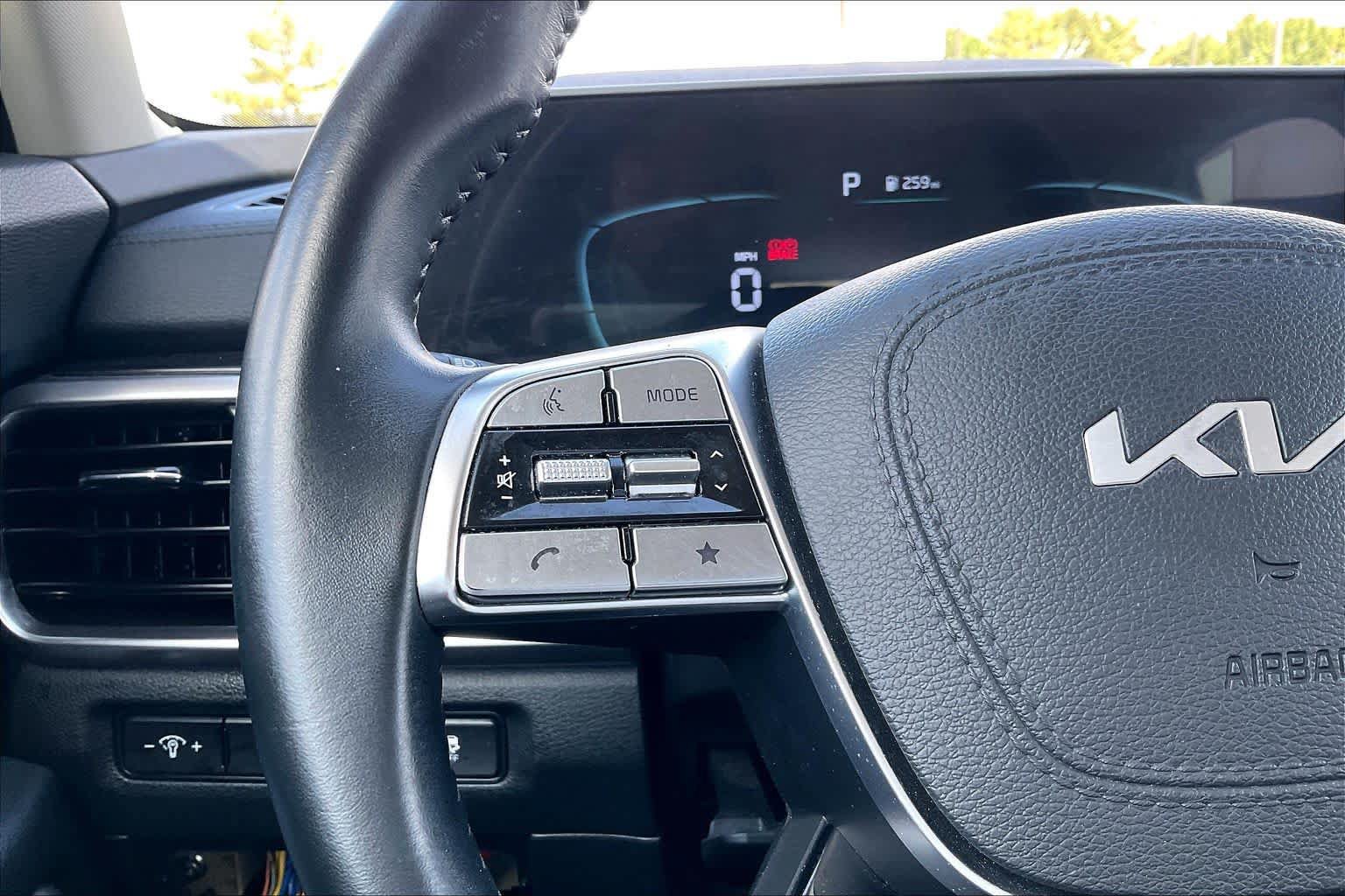 Used 2025 Kia Telluride S FWD image 22