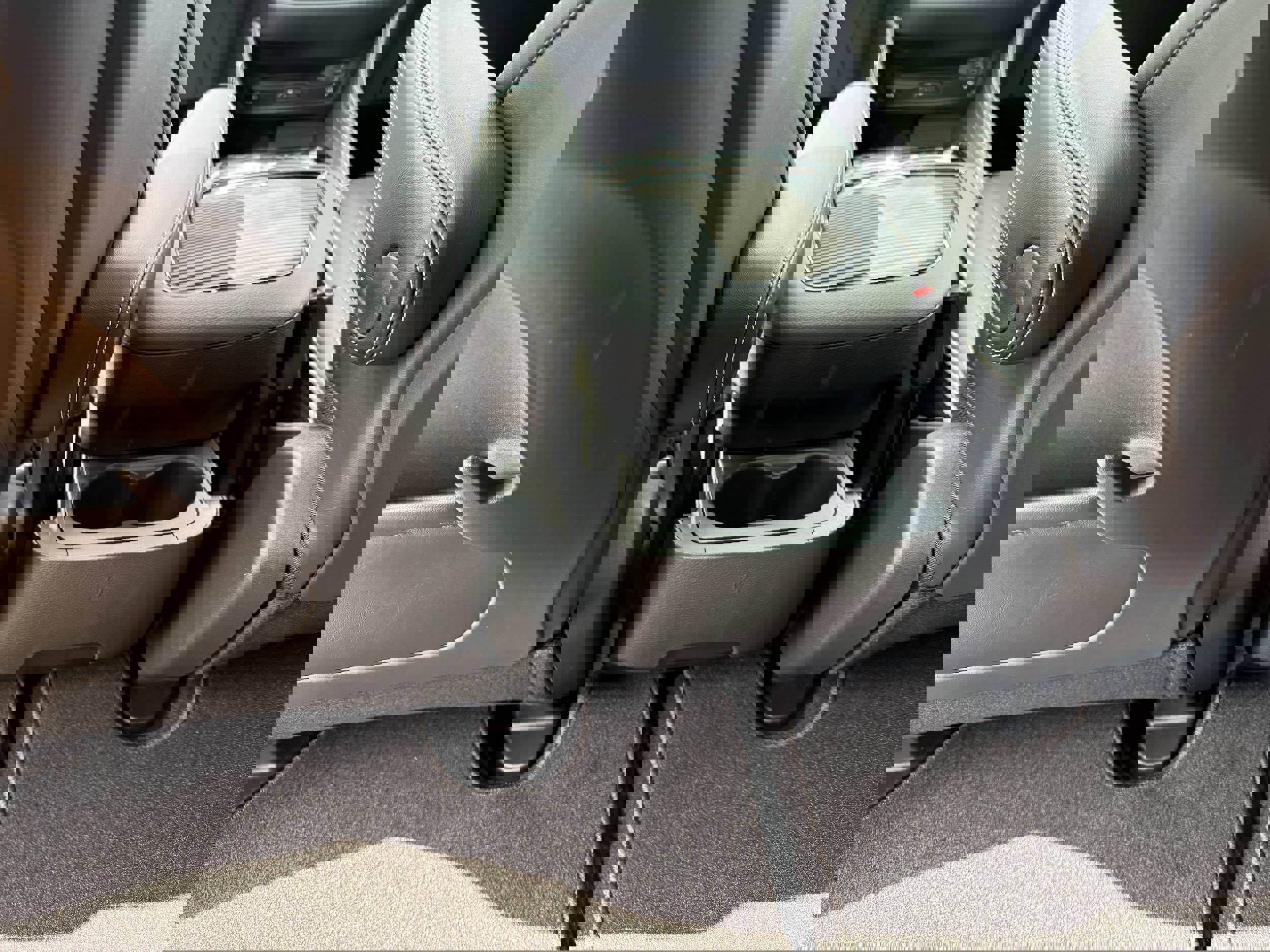 New 2026 Chrysler Pacifica Limited w/ Uconnect Theater Family Group image 12