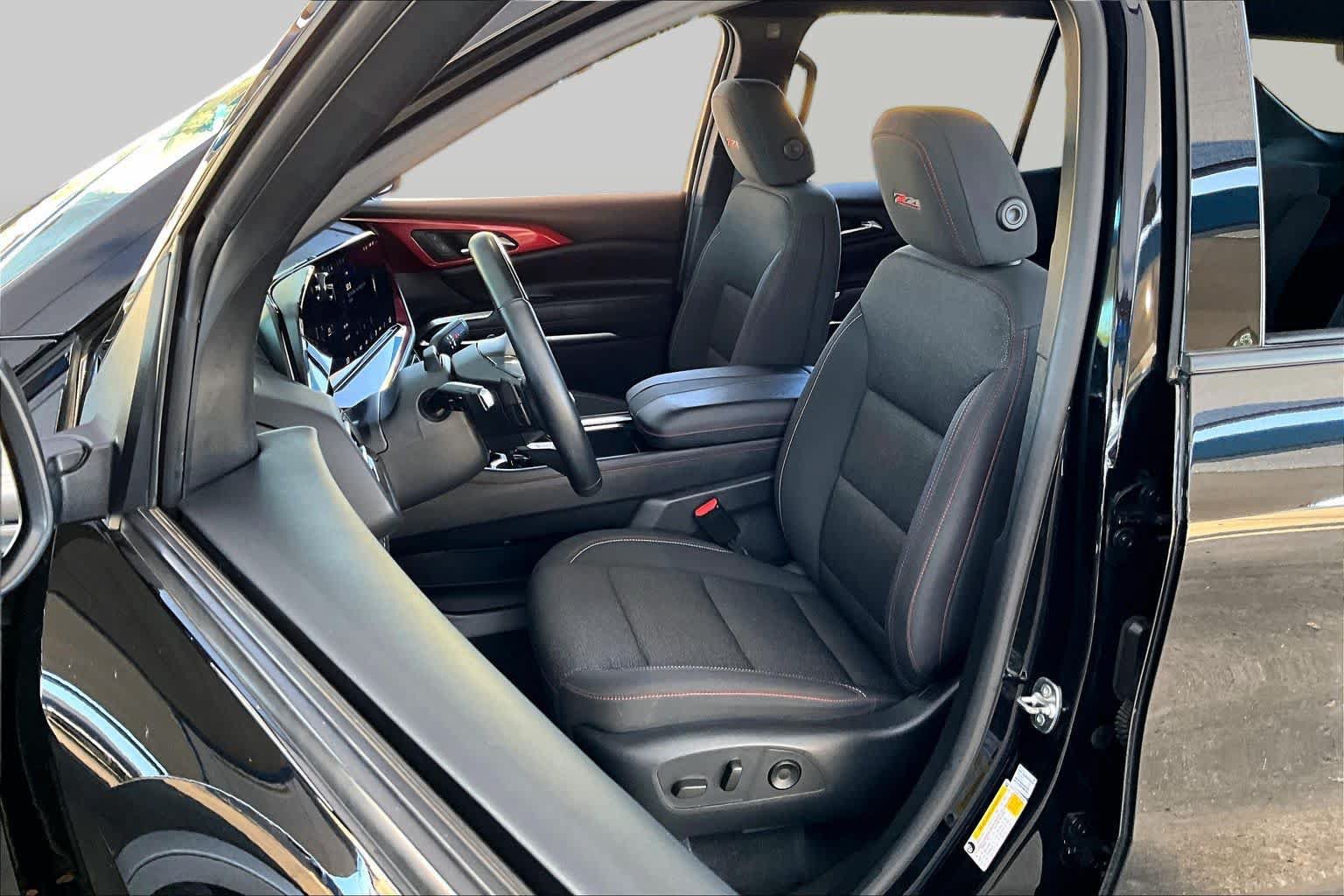 Used 2024 Chevrolet Traverse Z71 w/ Enhanced Driving Package AWD/4WD image 8