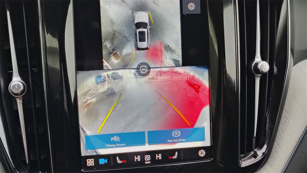 Certified 2025 Volvo XC60 B5 Plus image 19