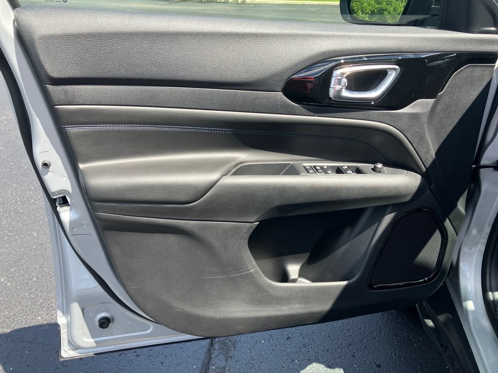 New 2026 Jeep Compass Latitude AWD/4WD image 13