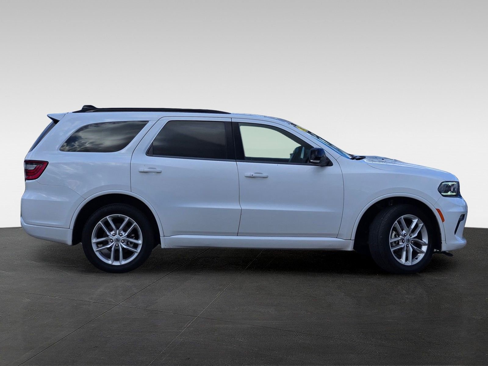 Used 2023 Dodge Durango GT image 3