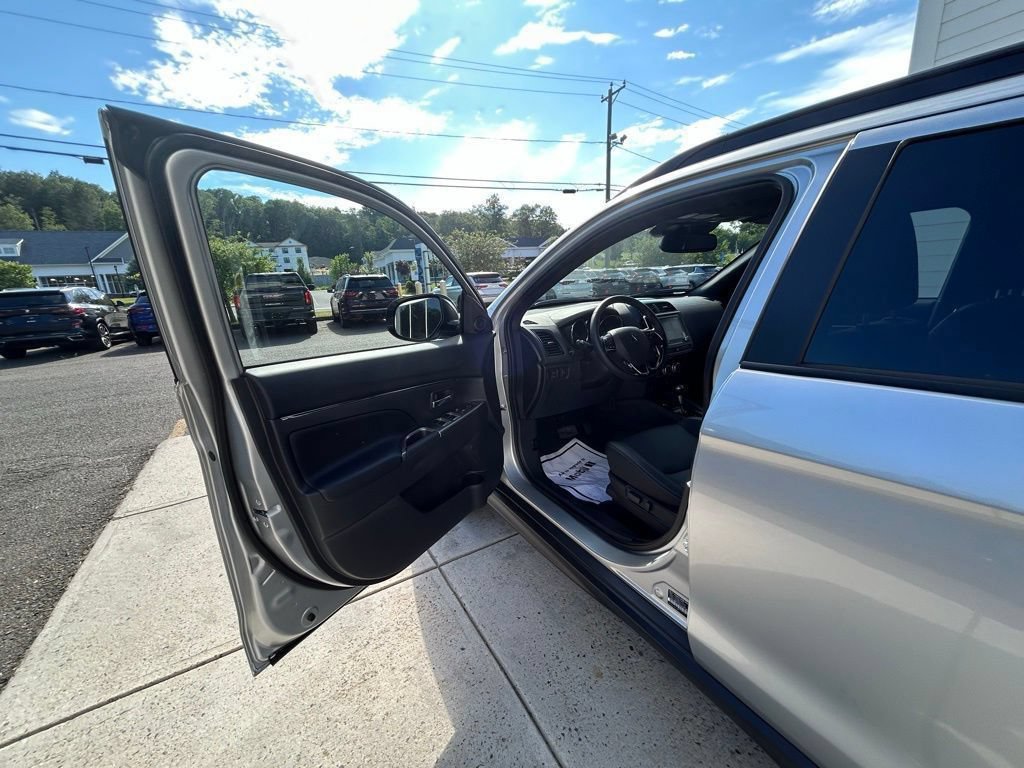 Used 2025 Mitsubishi Outlander Sport SEL AWD/4WD image 11