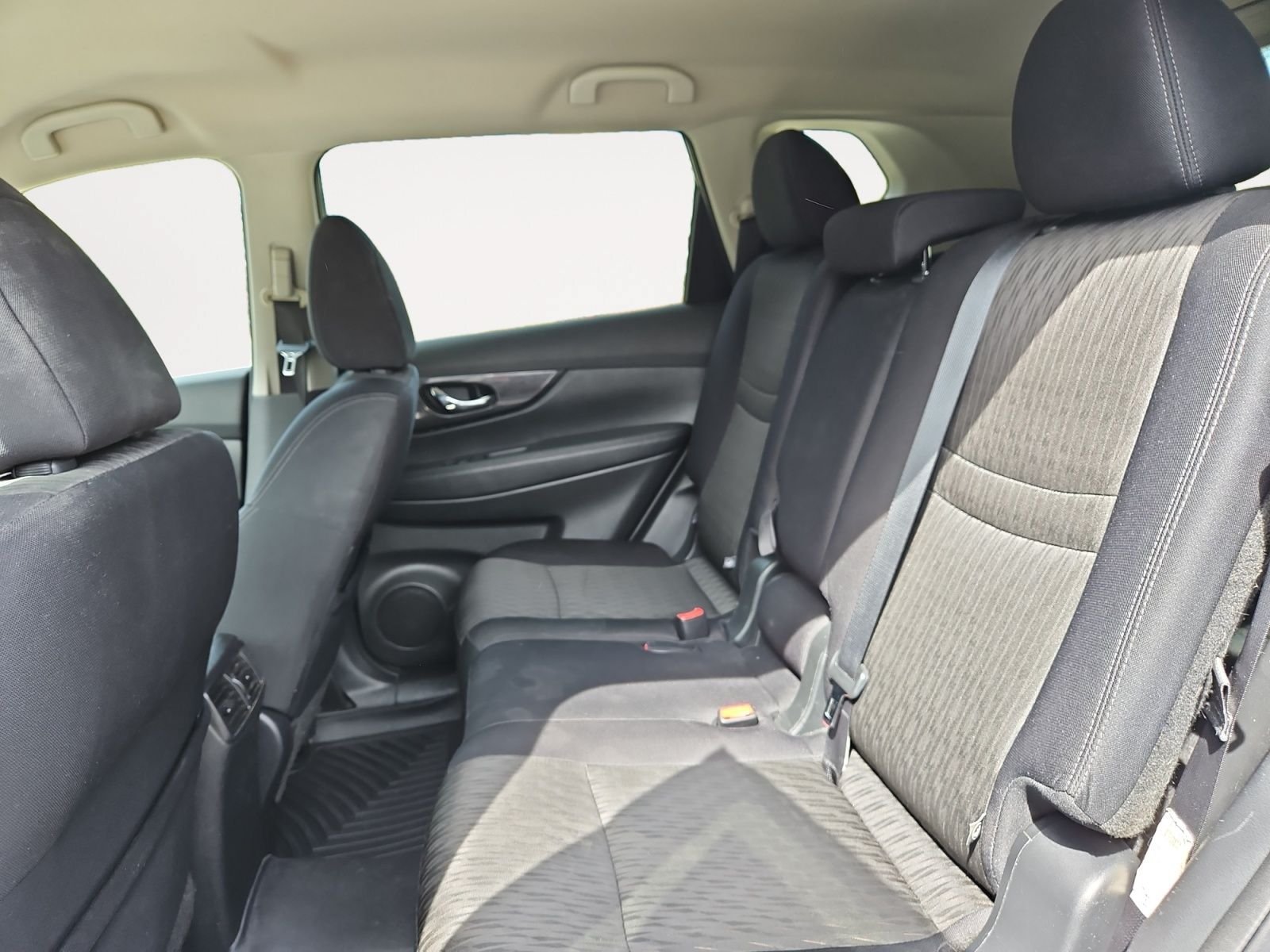 Used 2018 Nissan Rogue SV AWD/4WD image 13