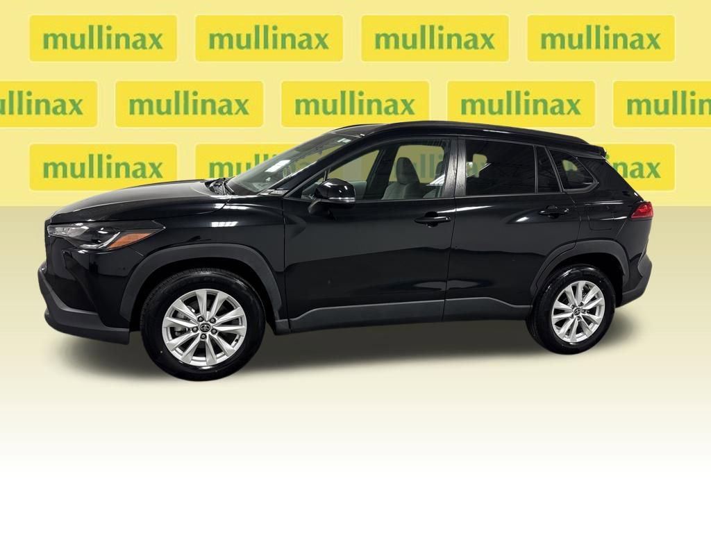 Used 2022 Toyota Corolla Cross LE image 9