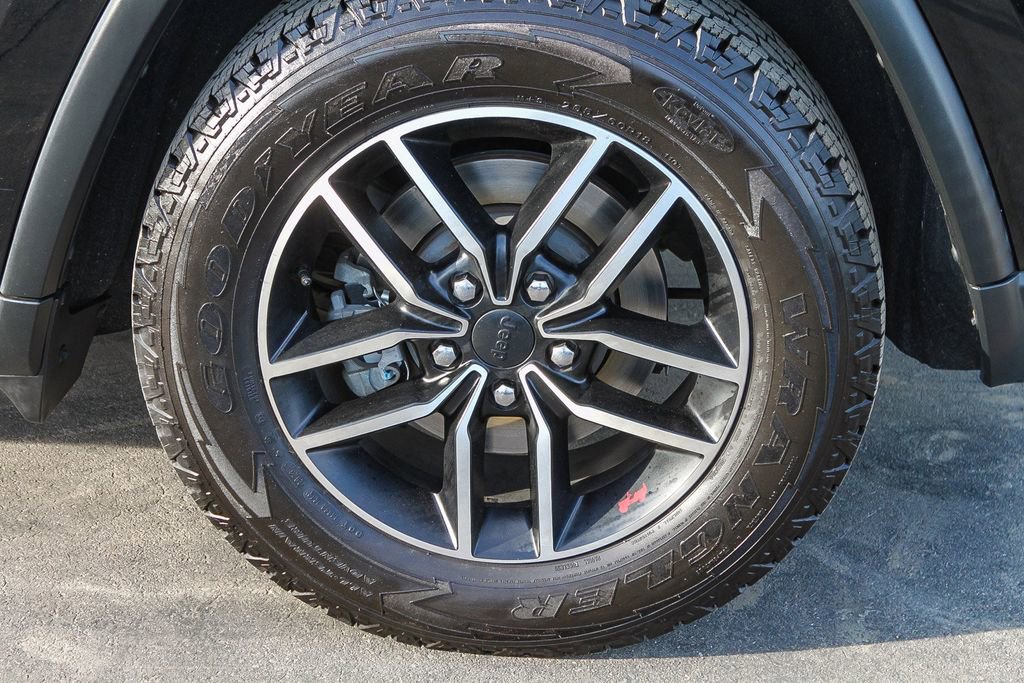 Used 2019 Jeep Grand Cherokee Trailhawk w/ Trailhawk Luxury Group image 13