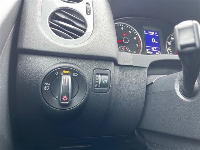 Used 2016 Volkswagen Tiguan SE image 24