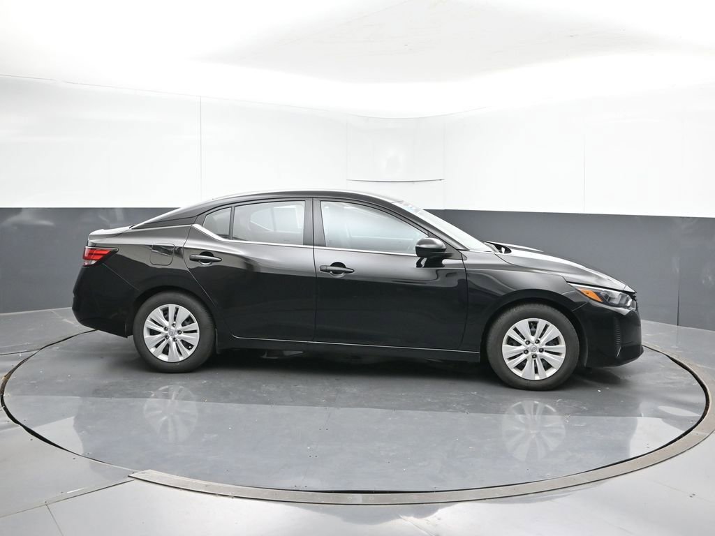 Used 2025 Nissan Sentra S image 6