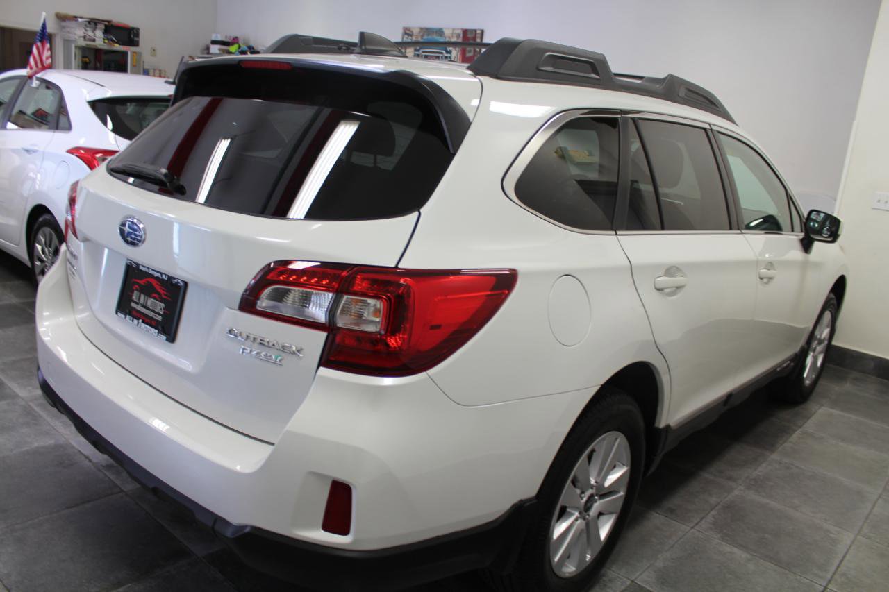 Used 2017 Subaru Outback 2.5i Premium AWD/4WD image 6