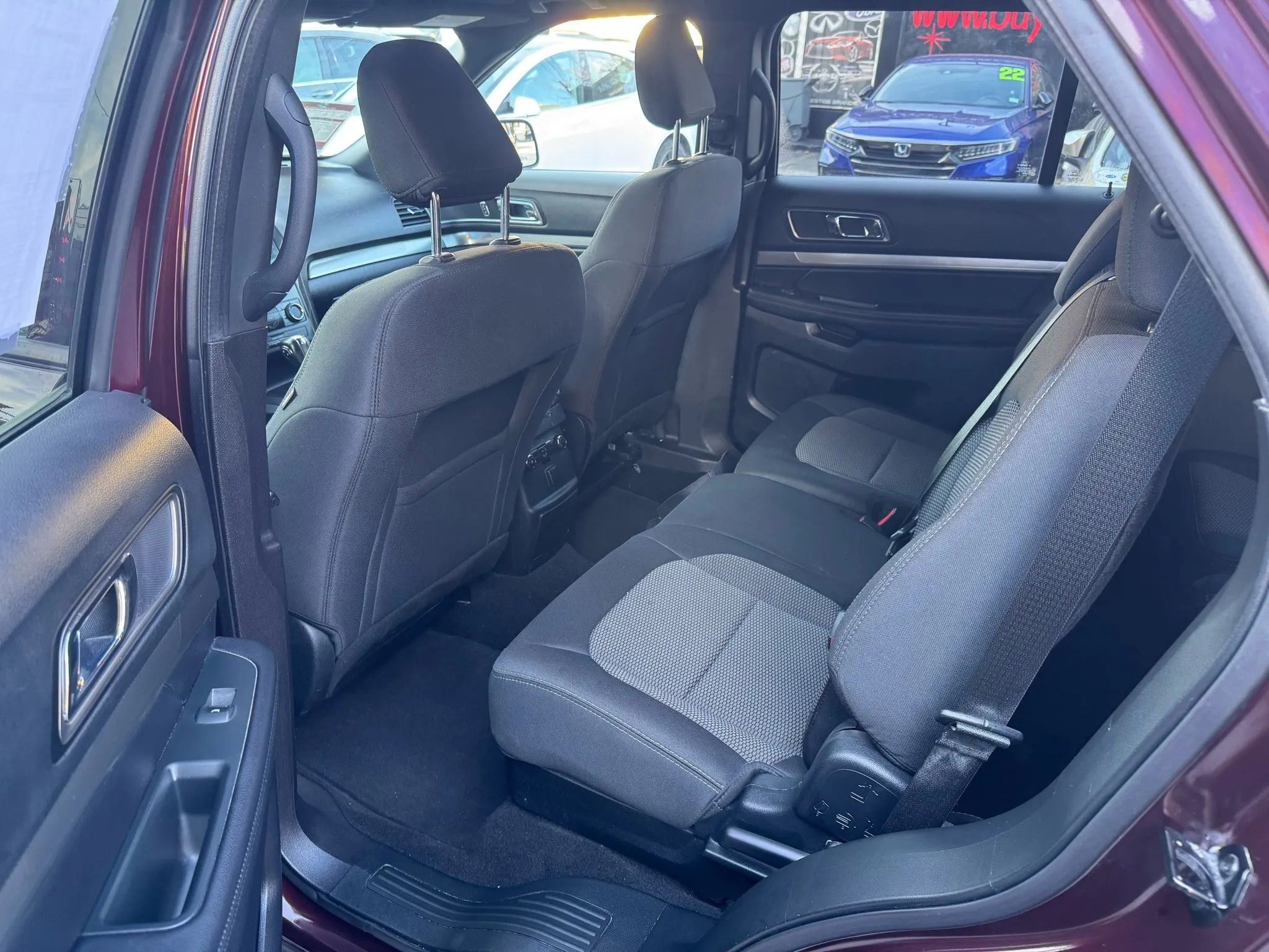 Used 2019 Ford Explorer XLT image 23