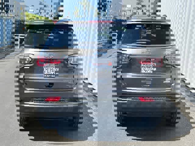 Used 2018 Jeep Compass Latitude image 5