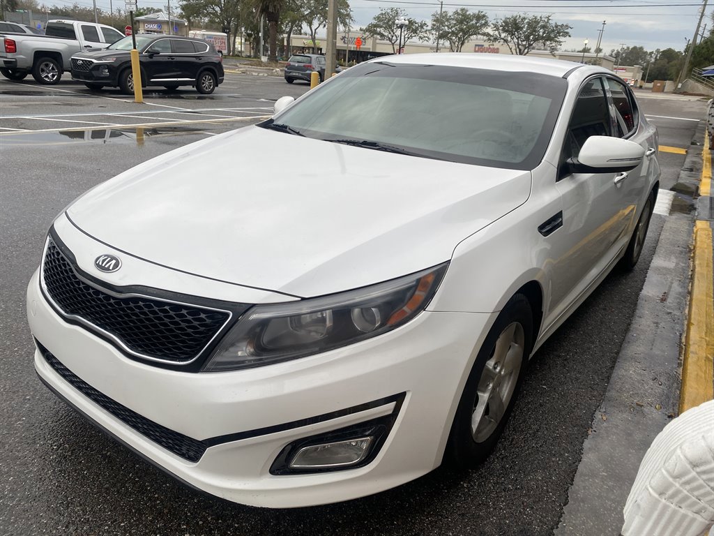 Used 2015 Kia Optima LX image 3