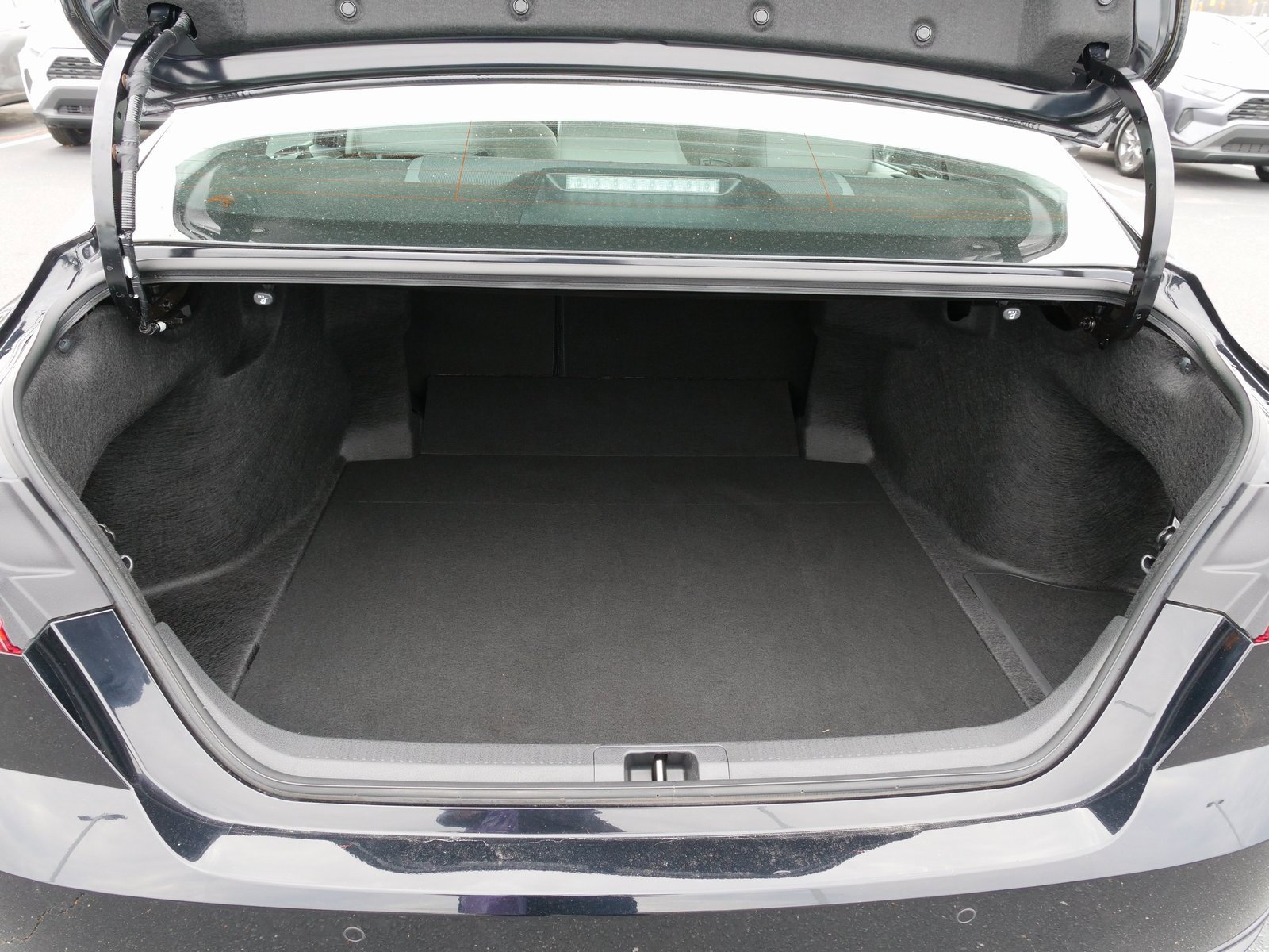 Used 2025 Toyota Camry XLE image 15