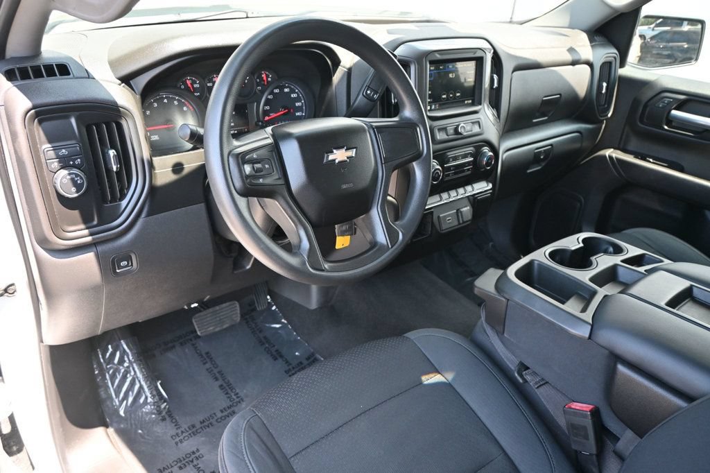 Used 2019 Chevrolet Silverado 1500 Custom w/ Custom Convenience Package RWD image 8