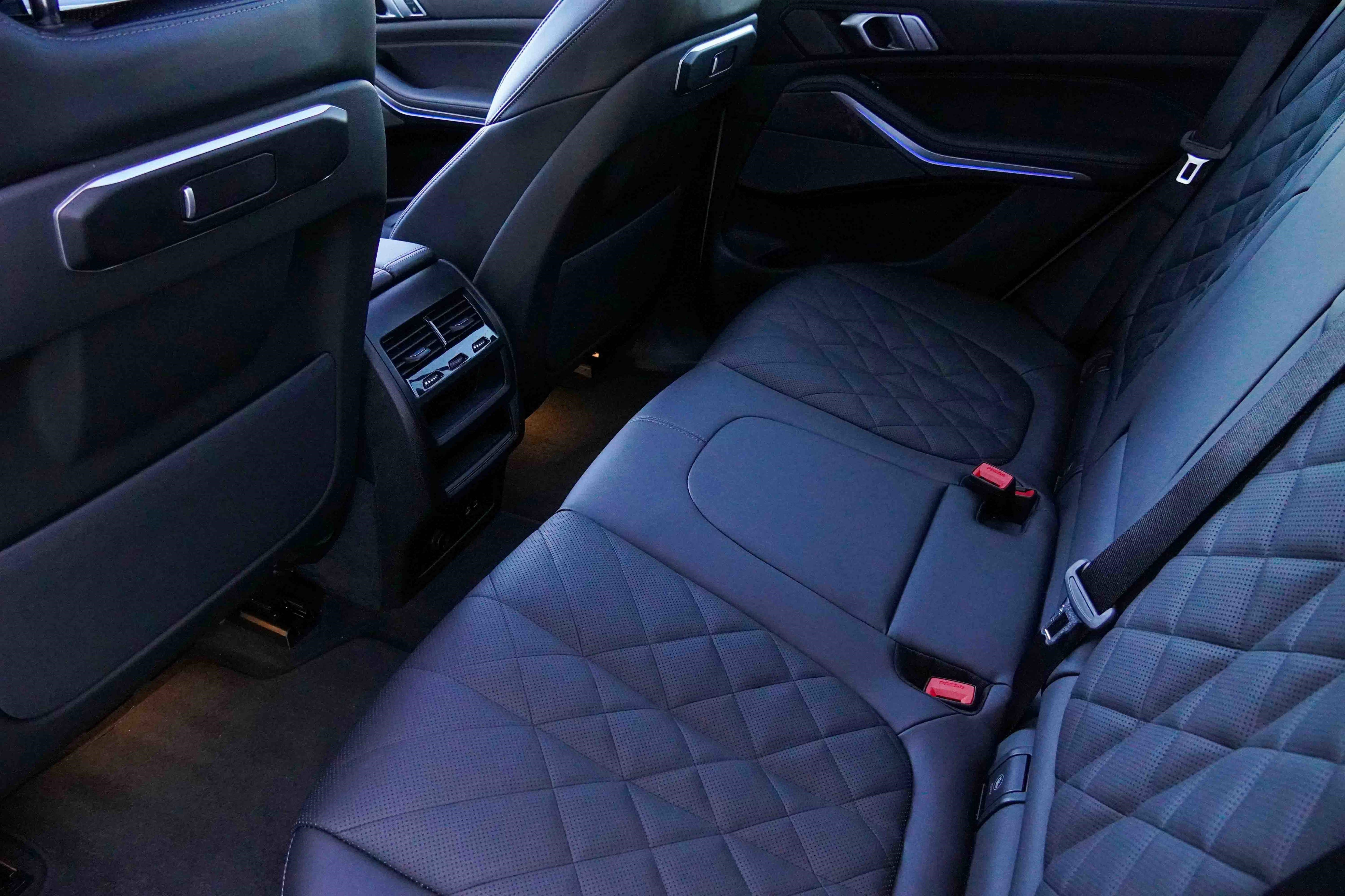 Used 2025 BMW X5 sDrive40i w/ Premium Package image 35