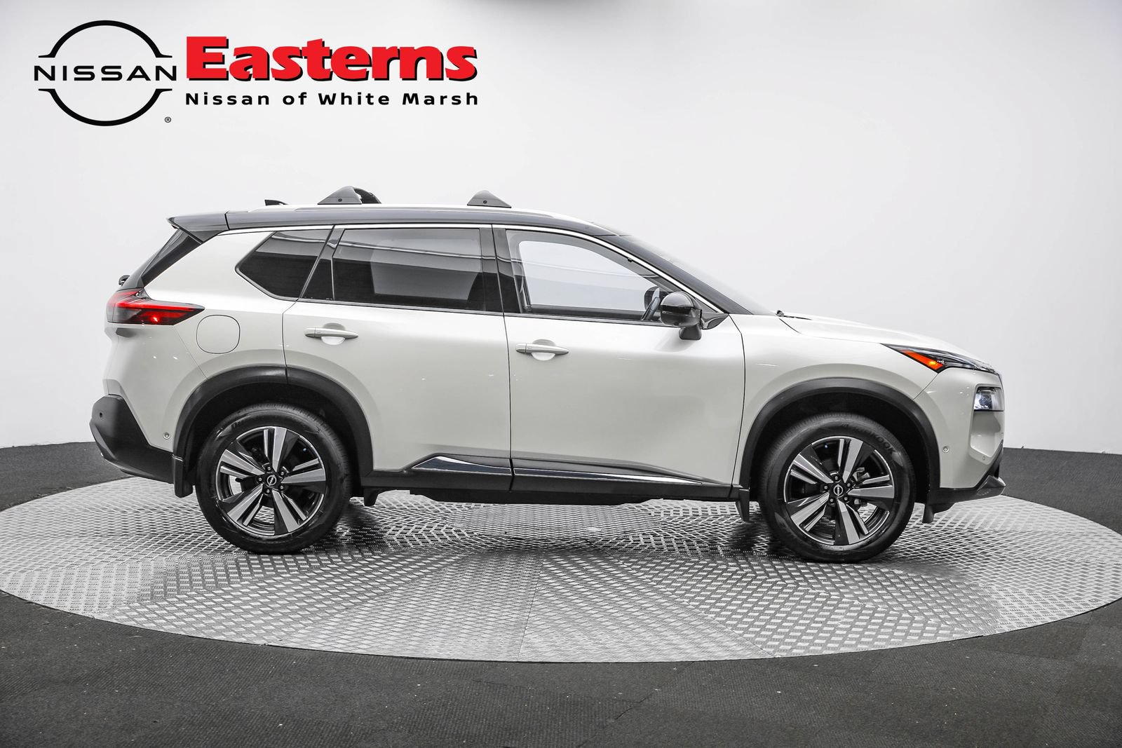 Used 2023 Nissan Rogue SL w/ SL Premium Package AWD/4WD image 4