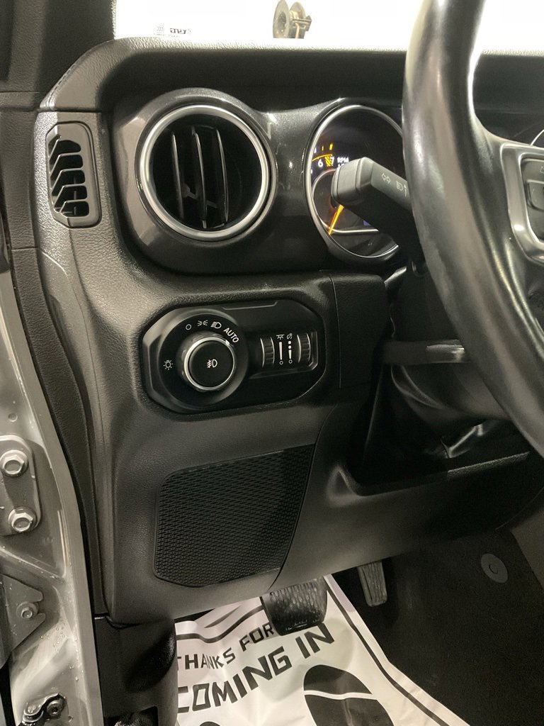 Used 2022 Jeep Wrangler Unlimited Sahara image 8
