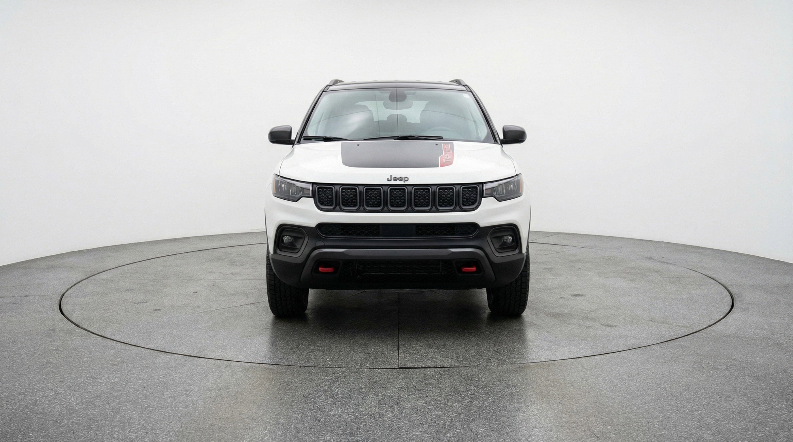 Used 2025 Jeep Compass Trailhawk image 2