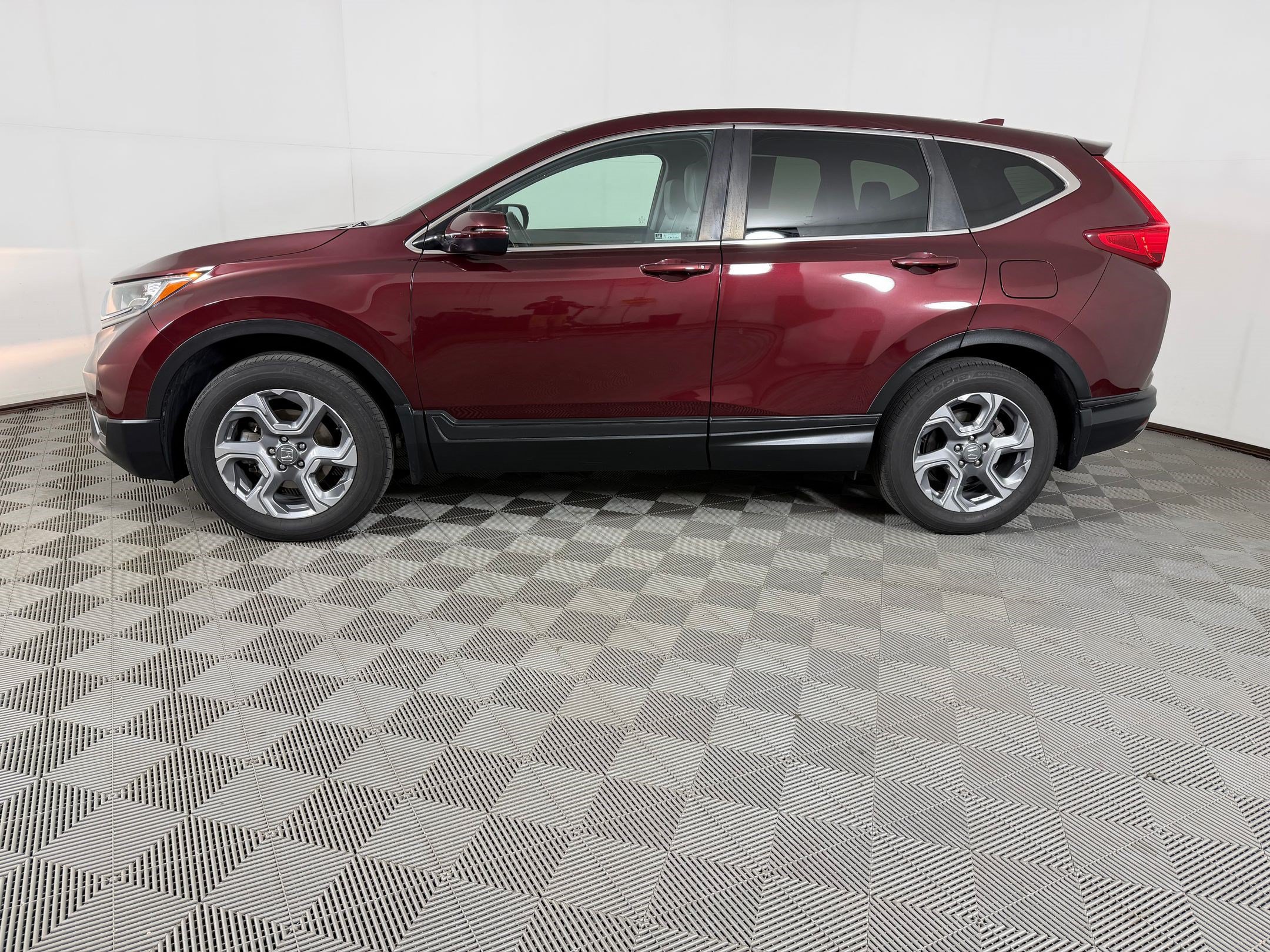 Used 2018 Honda CR-V EX-L image 2