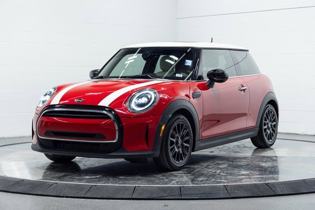 Used 2023 MINI Cooper 2-Door Hardtop w/ Signature Upholstery Package image 6